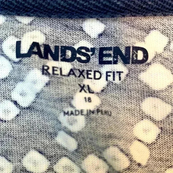 Lands’ End 100% lightweight cotton top, relaxed fit, navy w white pattern - Picture 3 of 5